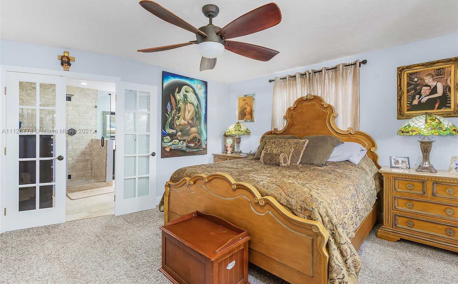 Small Image of 27109 Holly Ln, Bonita Springs, FL 34135, USA Number 23