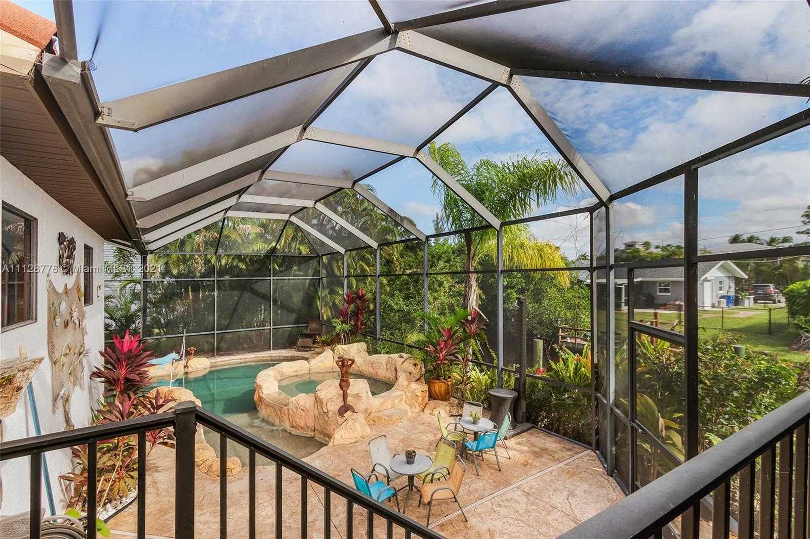Small Image of 27109 Holly Ln, Bonita Springs, FL 34135, USA Number 27