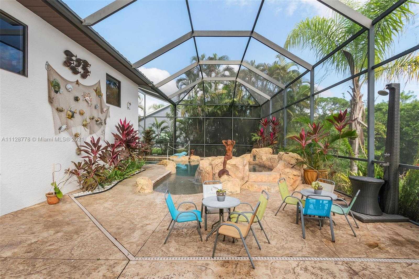Small Image of 27109 Holly Ln, Bonita Springs, FL 34135, USA Number 29