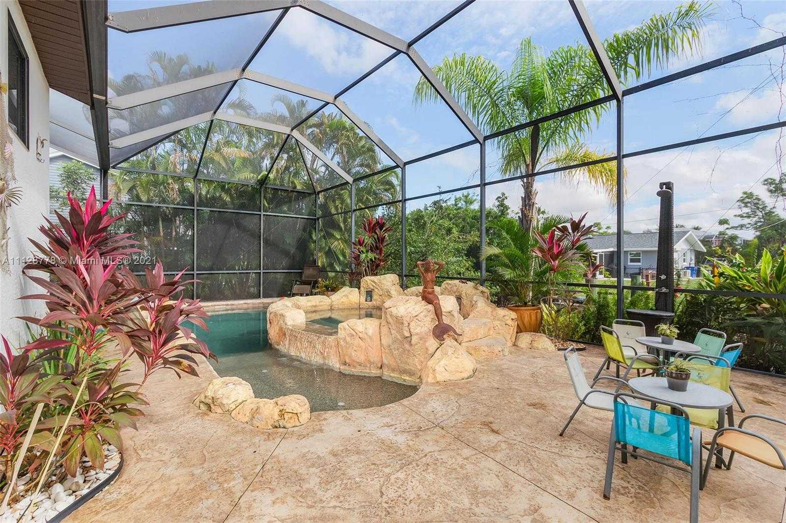 Small Image of 27109 Holly Ln, Bonita Springs, FL 34135, USA Number 30