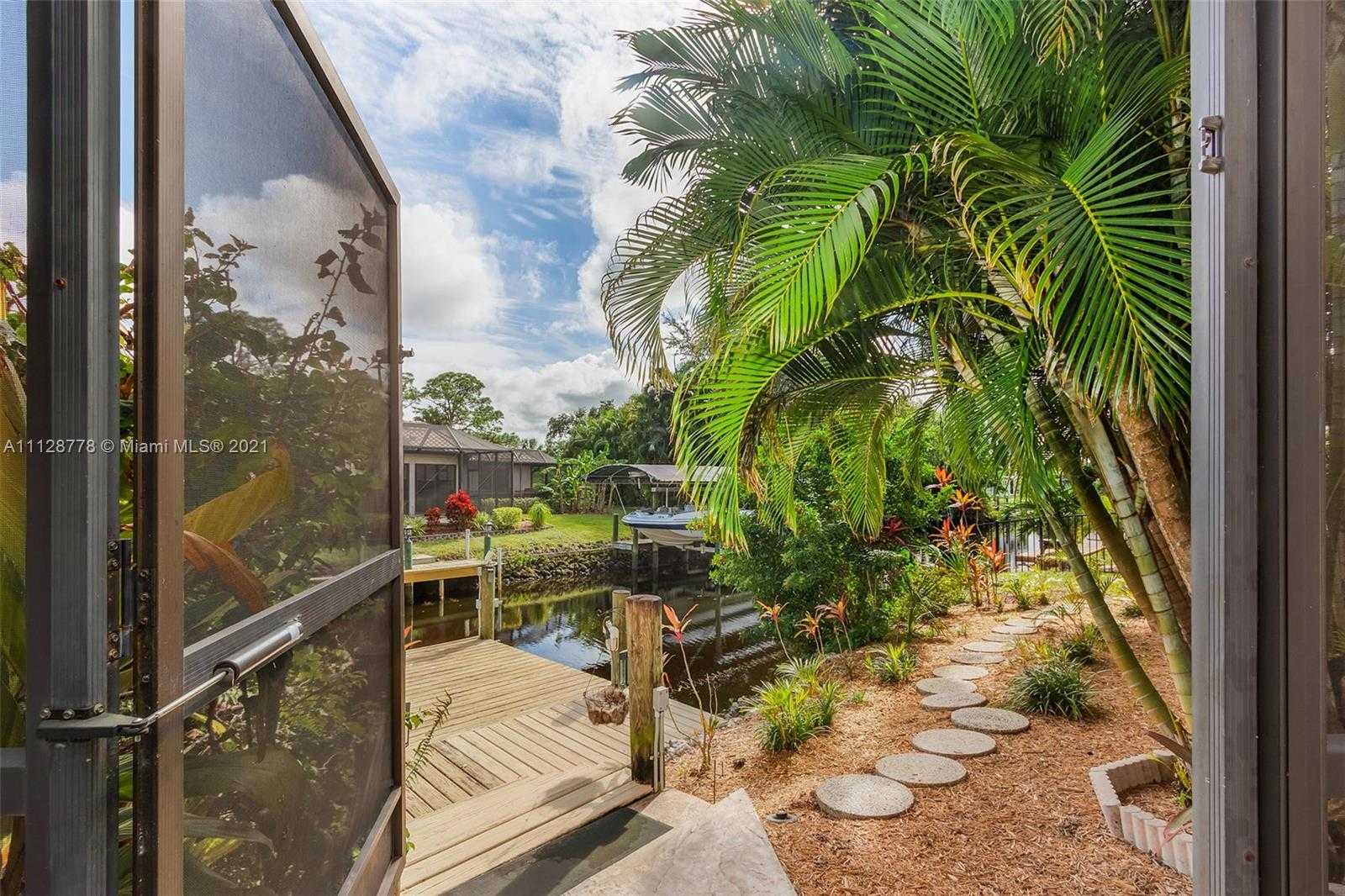 Small Image of 27109 Holly Ln, Bonita Springs, FL 34135, USA Number 32