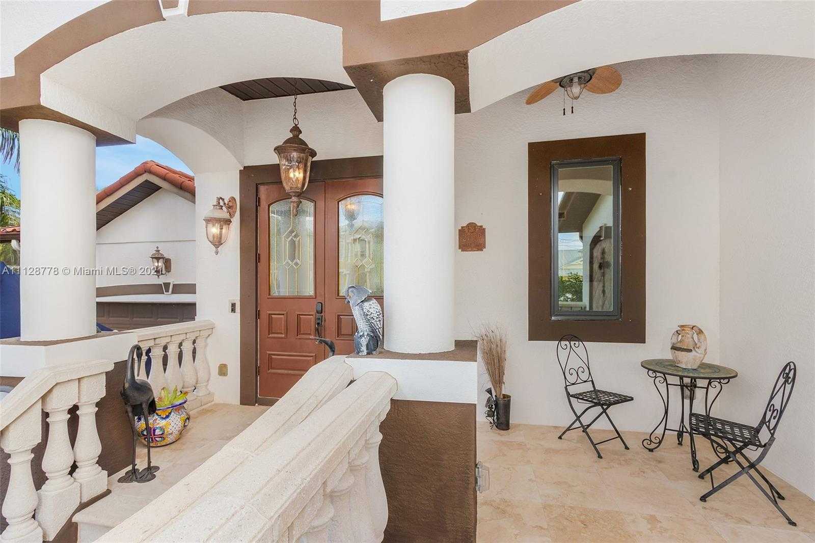 Small Image of 27109 Holly Ln, Bonita Springs, FL 34135, USA Number 5