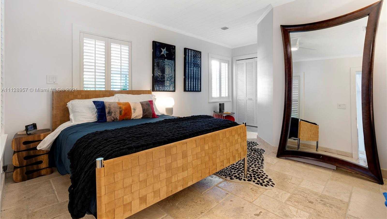 Small Image of 950 NE 75th St, Miami, FL 33138, USA Number 13