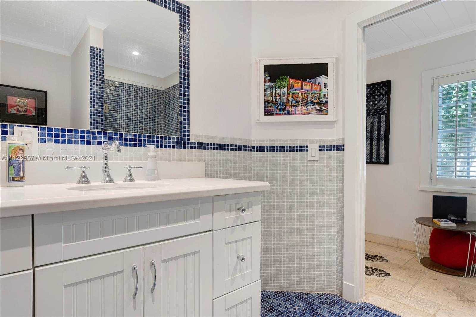 Small Image of 950 NE 75th St, Miami, FL 33138, USA Number 14