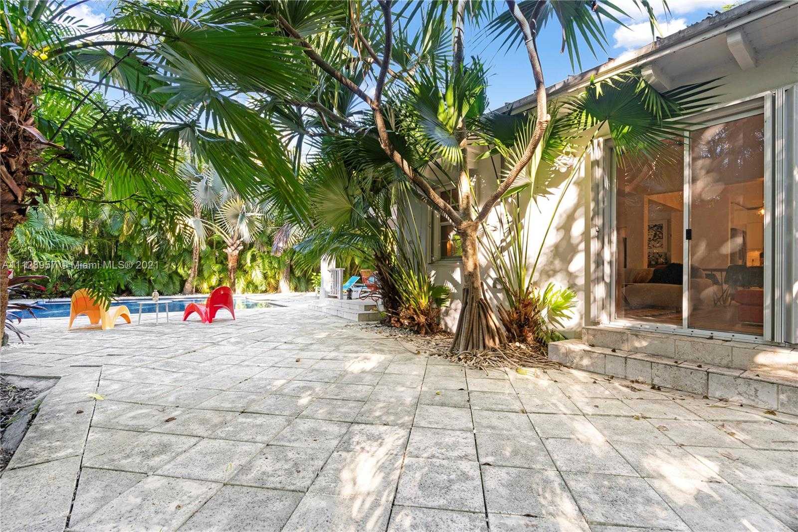 Small Image of 950 NE 75th St, Miami, FL 33138, USA Number 17