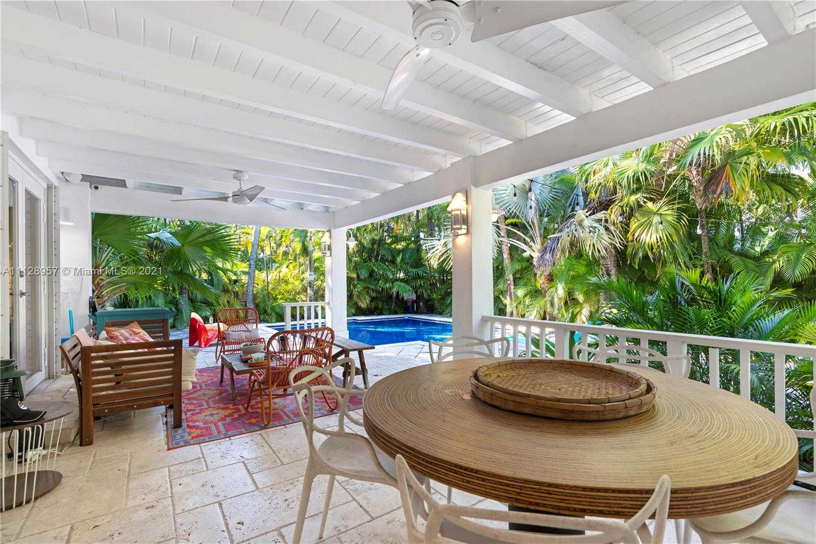 Small Image of 950 NE 75th St, Miami, FL 33138, USA Number 2