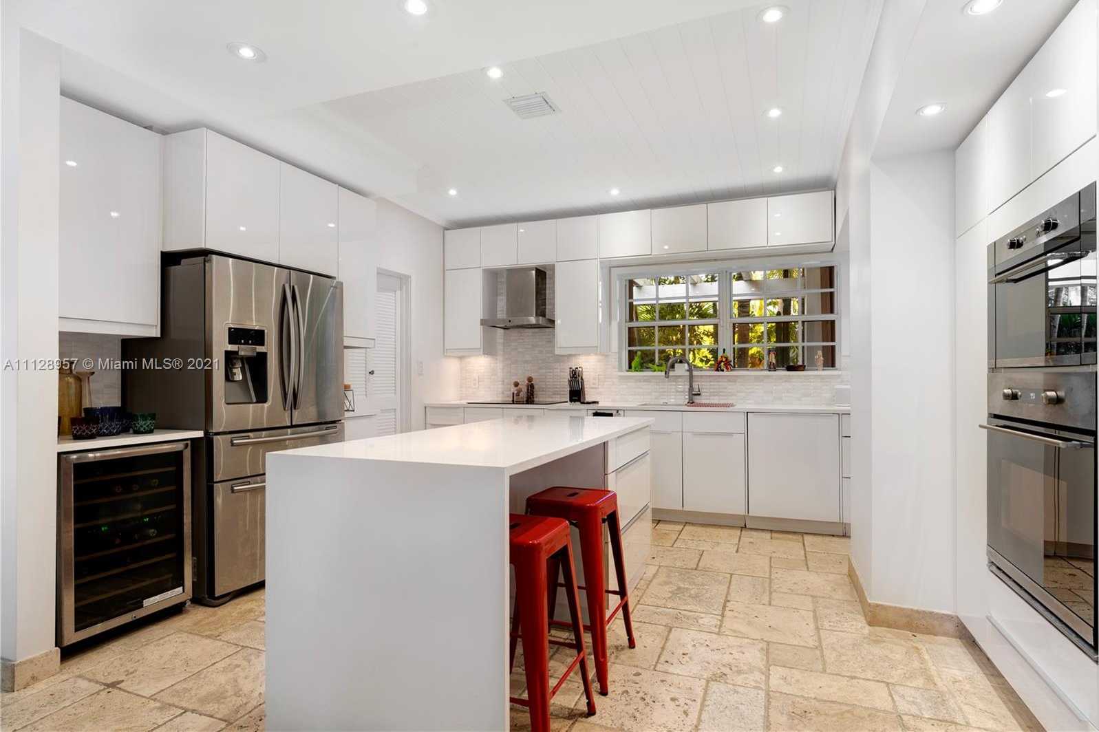 Small Image of 950 NE 75th St, Miami, FL 33138, USA Number 7
