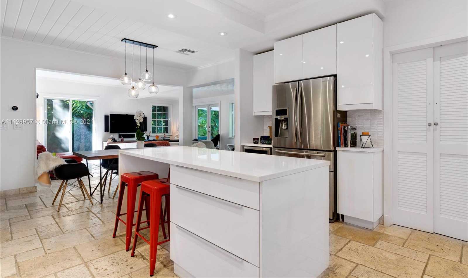 Small Image of 950 NE 75th St, Miami, FL 33138, USA Number 8
