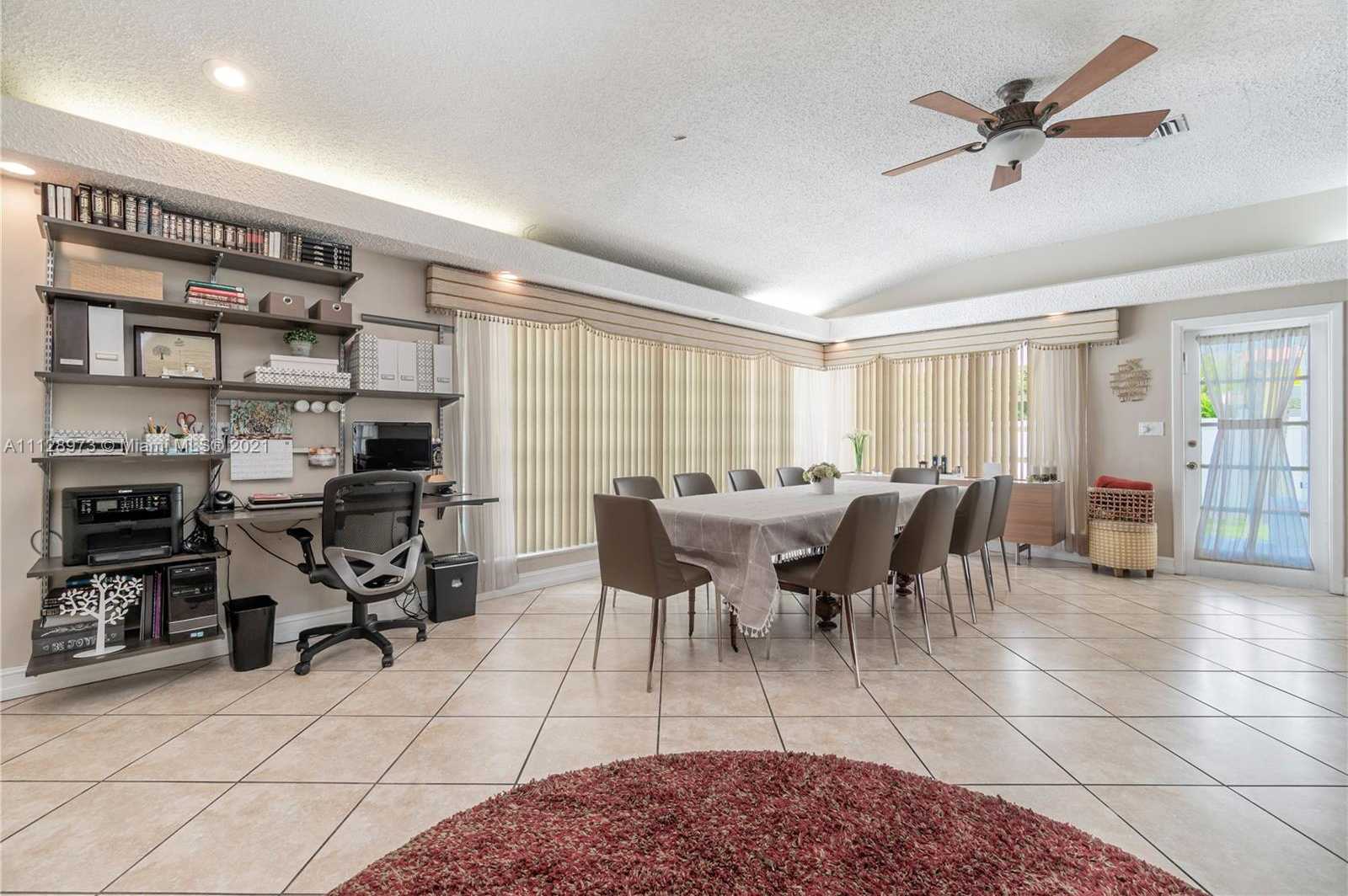 Small Image of 4340 N Michigan Ave, Miami Beach, FL 33140, USA Number 15