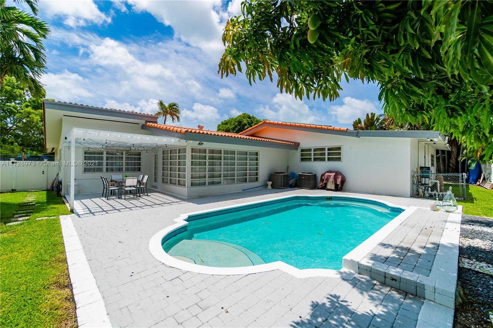 Small Image of 4340 N Michigan Ave, Miami Beach, FL 33140, USA Number 55