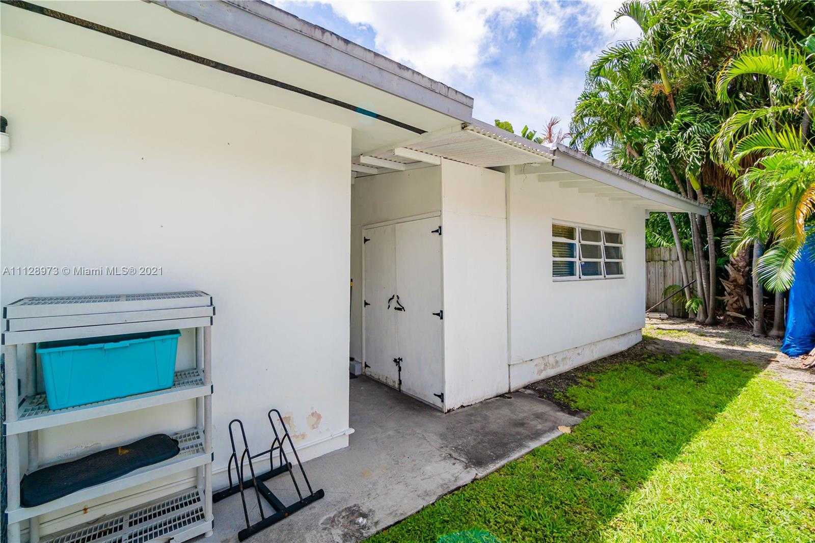 Small Image of 4340 N Michigan Ave, Miami Beach, FL 33140, USA Number 56