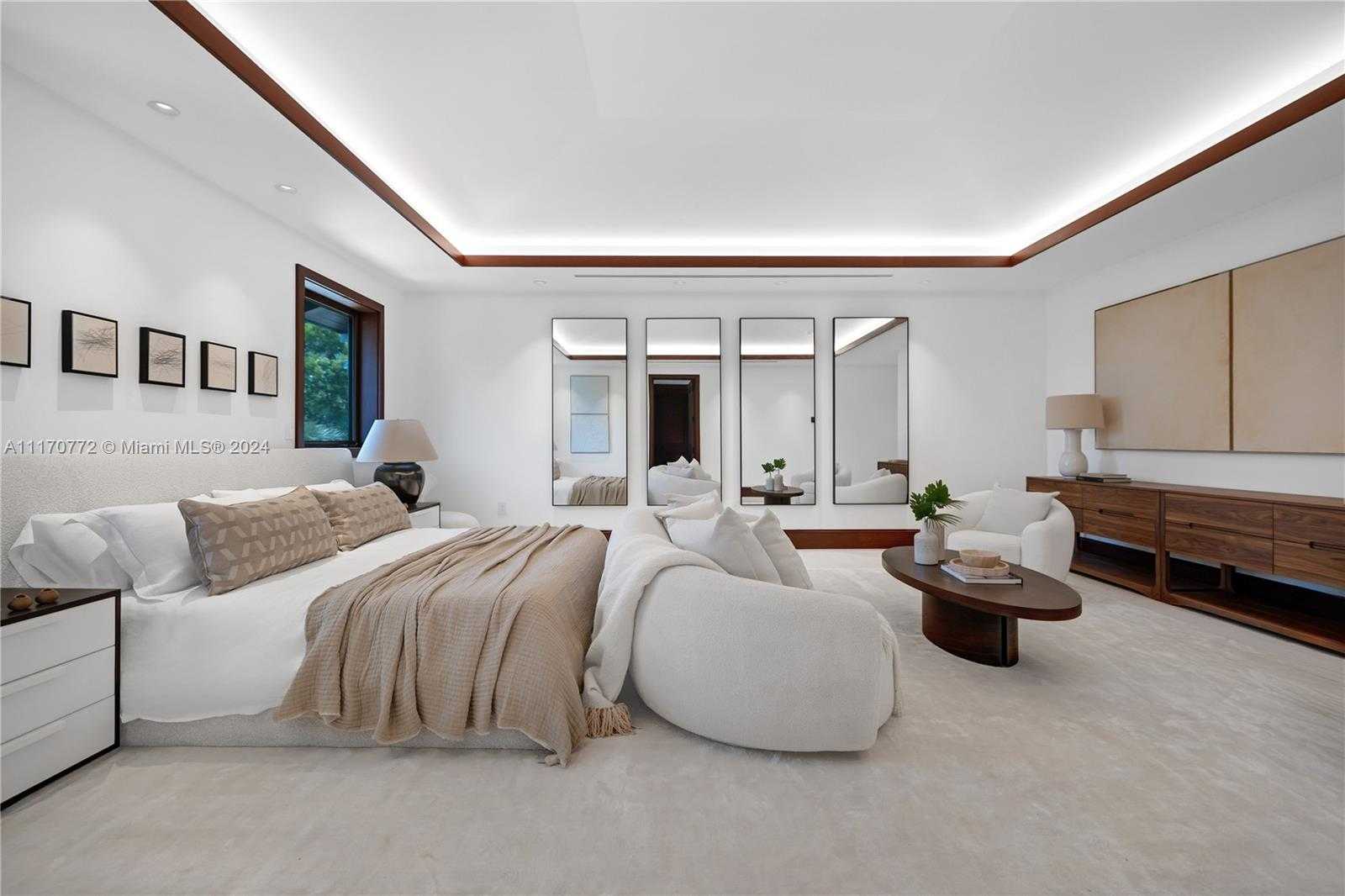 Small Image of 100 BISCAY DR, Bal Harbour Number 12