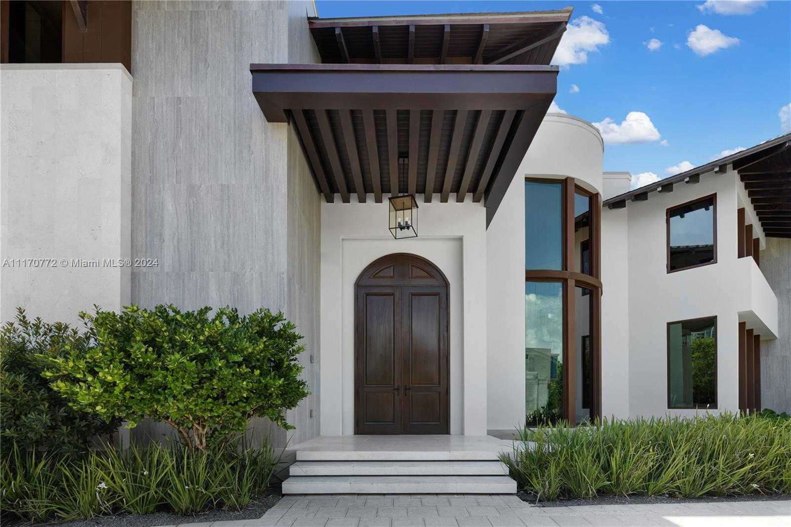 Small Image of 100 BISCAY DR, Bal Harbour Number 19