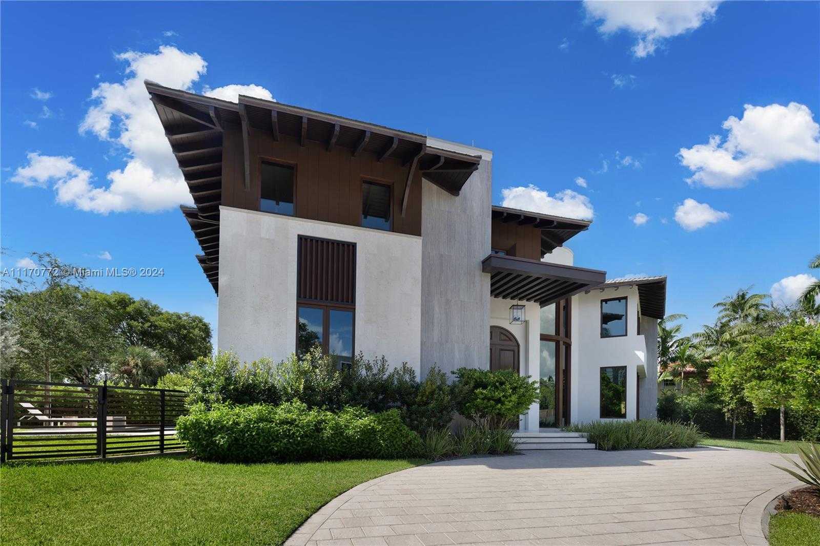 Small Image of 100 BISCAY DR, Bal Harbour Number 26