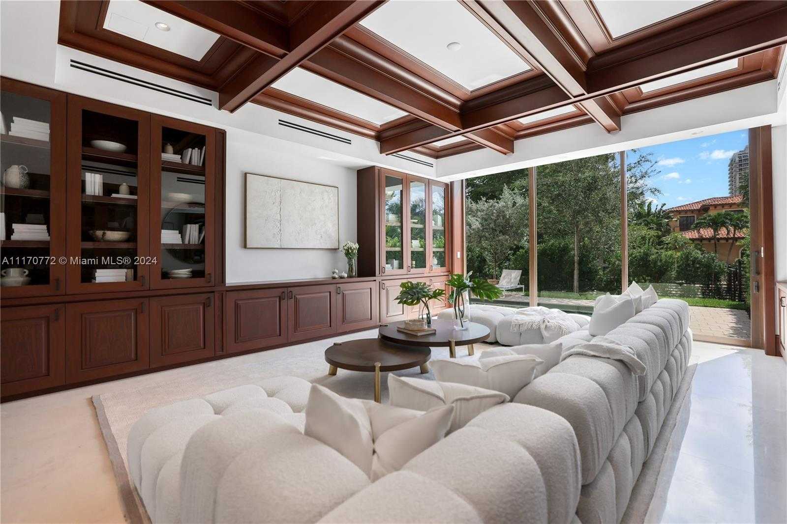 Small Image of 100 BISCAY DR, Bal Harbour Number 29