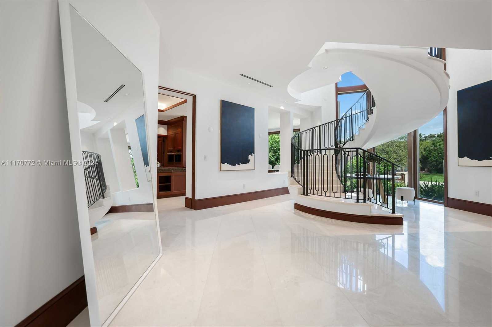 Small Image of 100 BISCAY DR, Bal Harbour Number 34