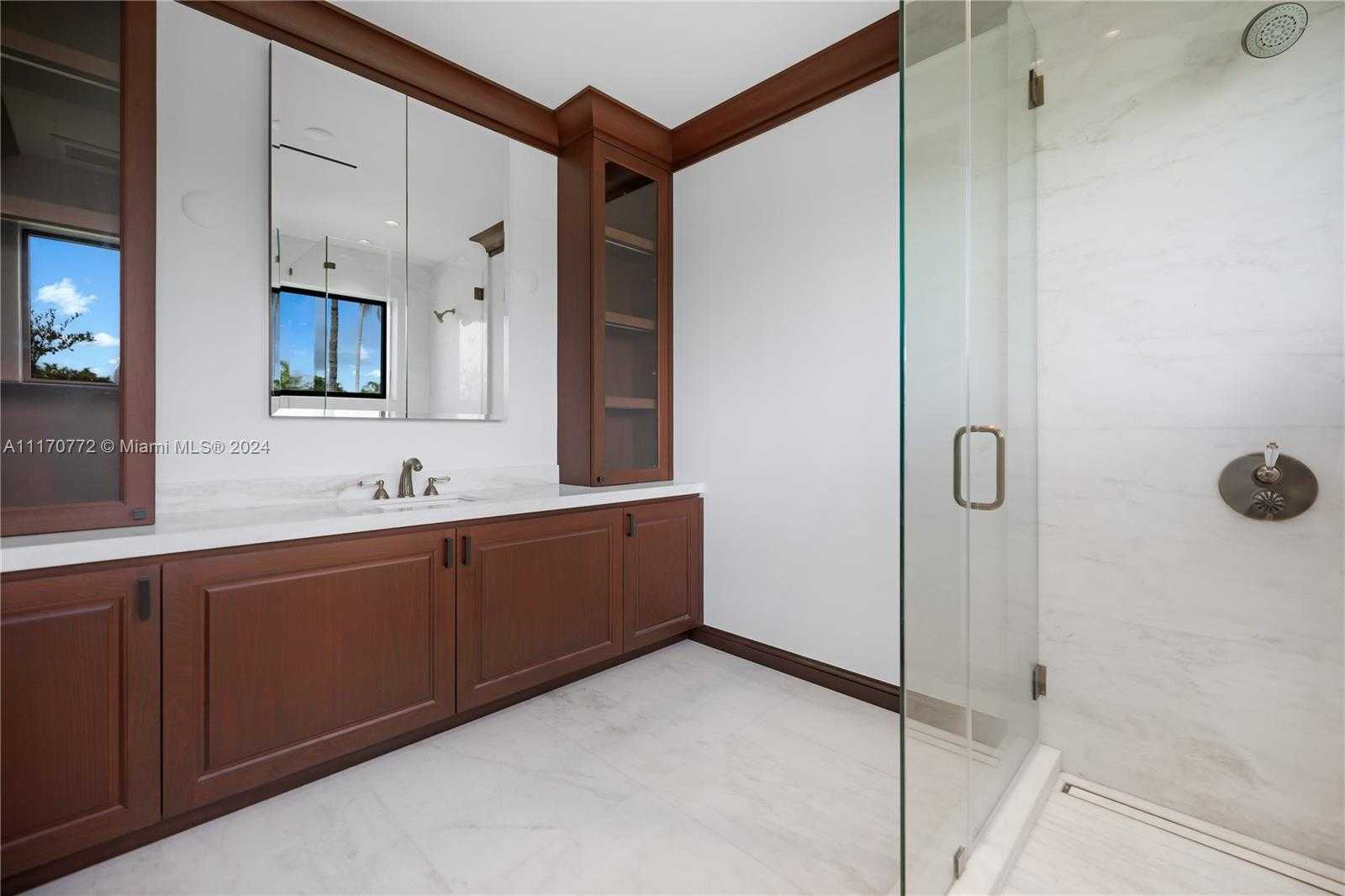 Small Image of 100 BISCAY DR, Bal Harbour Number 43