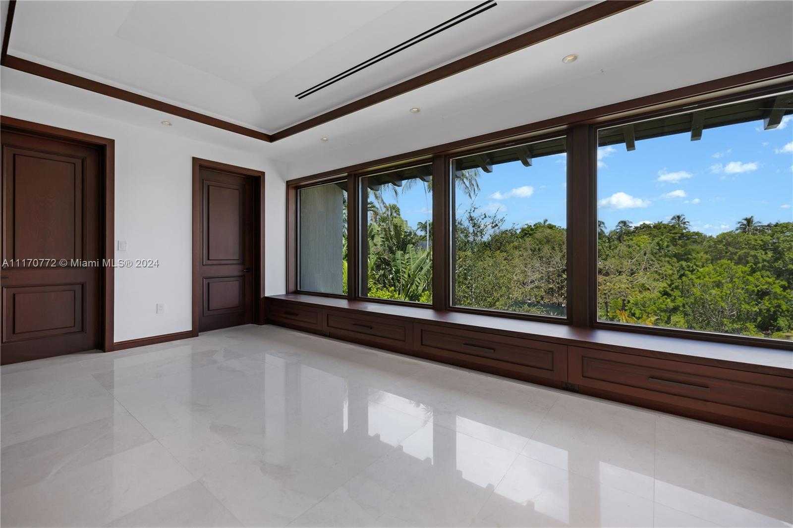 Small Image of 100 BISCAY DR, Bal Harbour Number 44
