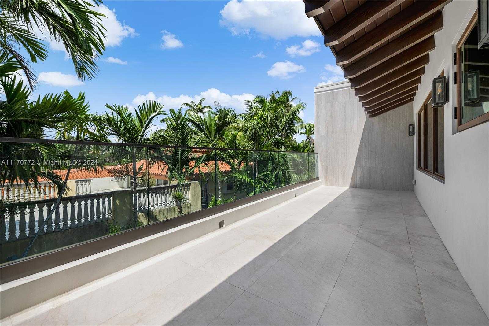 Small Image of 100 BISCAY DR, Bal Harbour Number 46