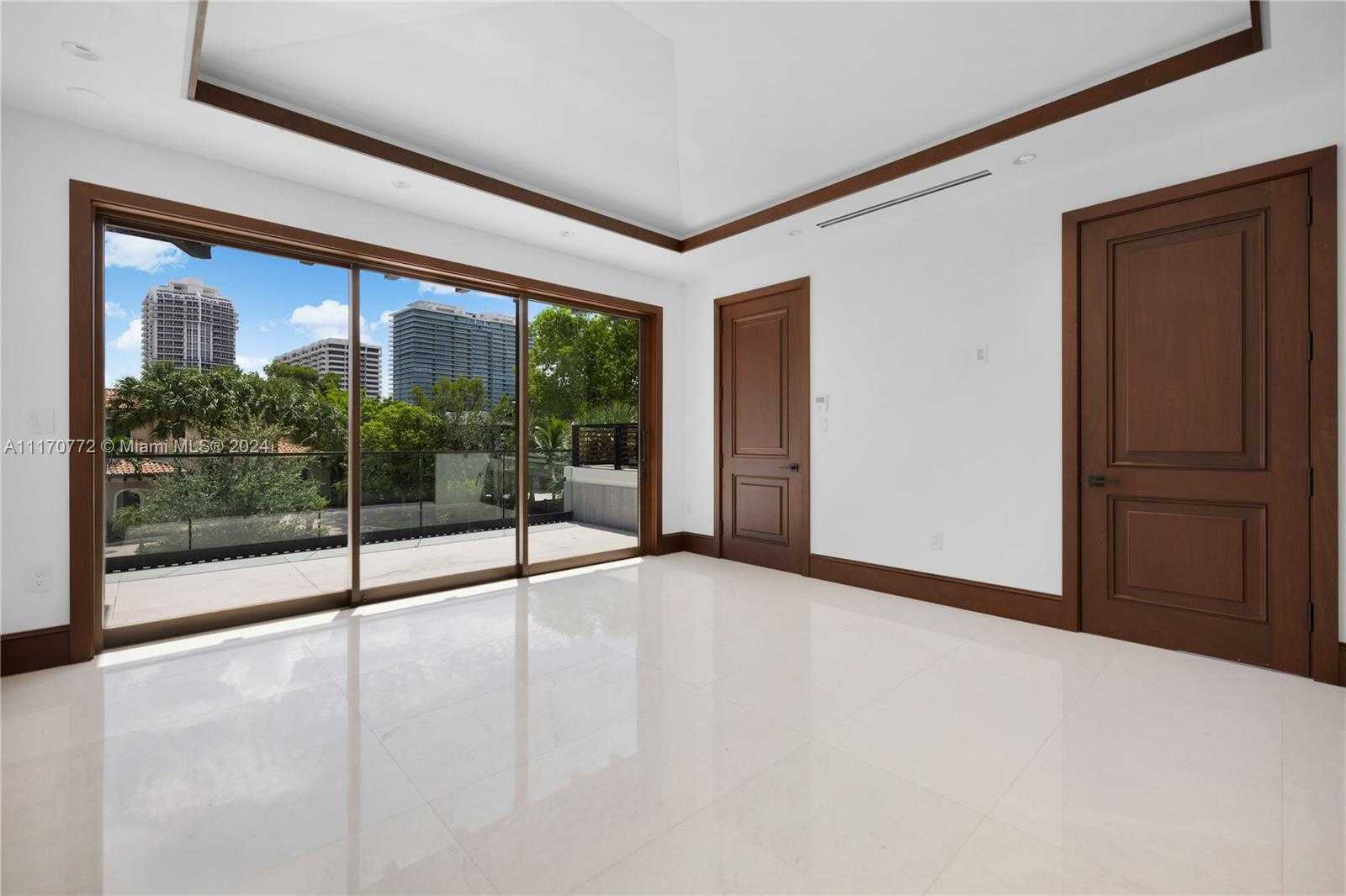 Small Image of 100 BISCAY DR, Bal Harbour Number 47