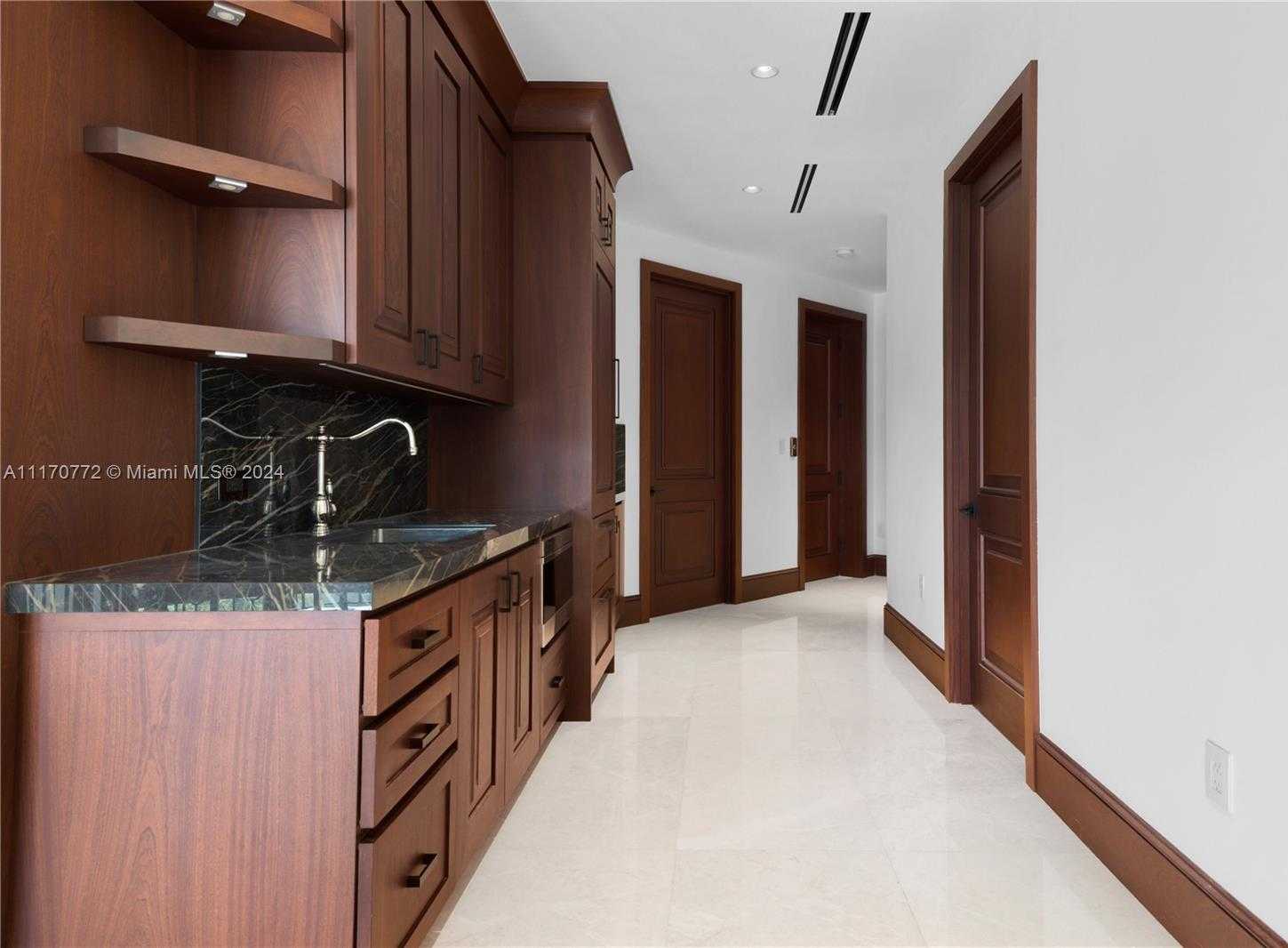 Small Image of 100 BISCAY DR, Bal Harbour Number 50