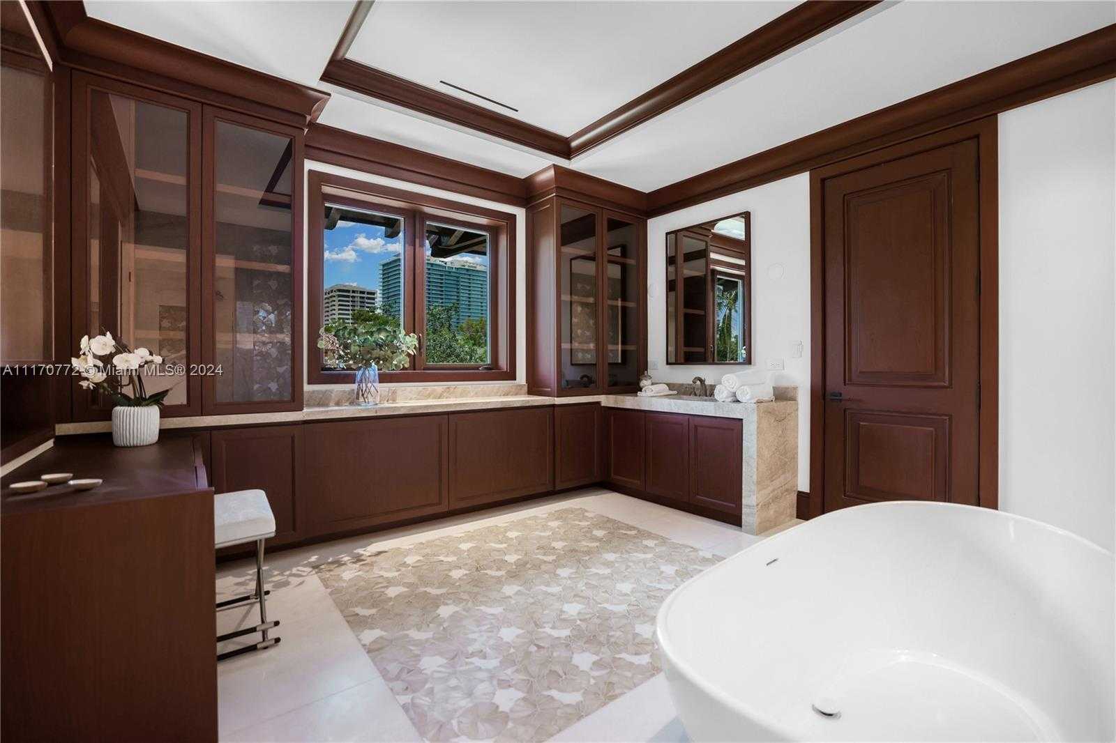 Small Image of 100 BISCAY DR, Bal Harbour Number 53