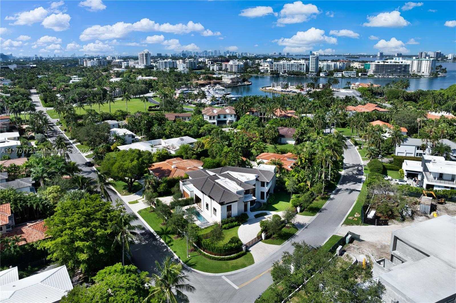 Small Image of 100 BISCAY DR, Bal Harbour Number 55