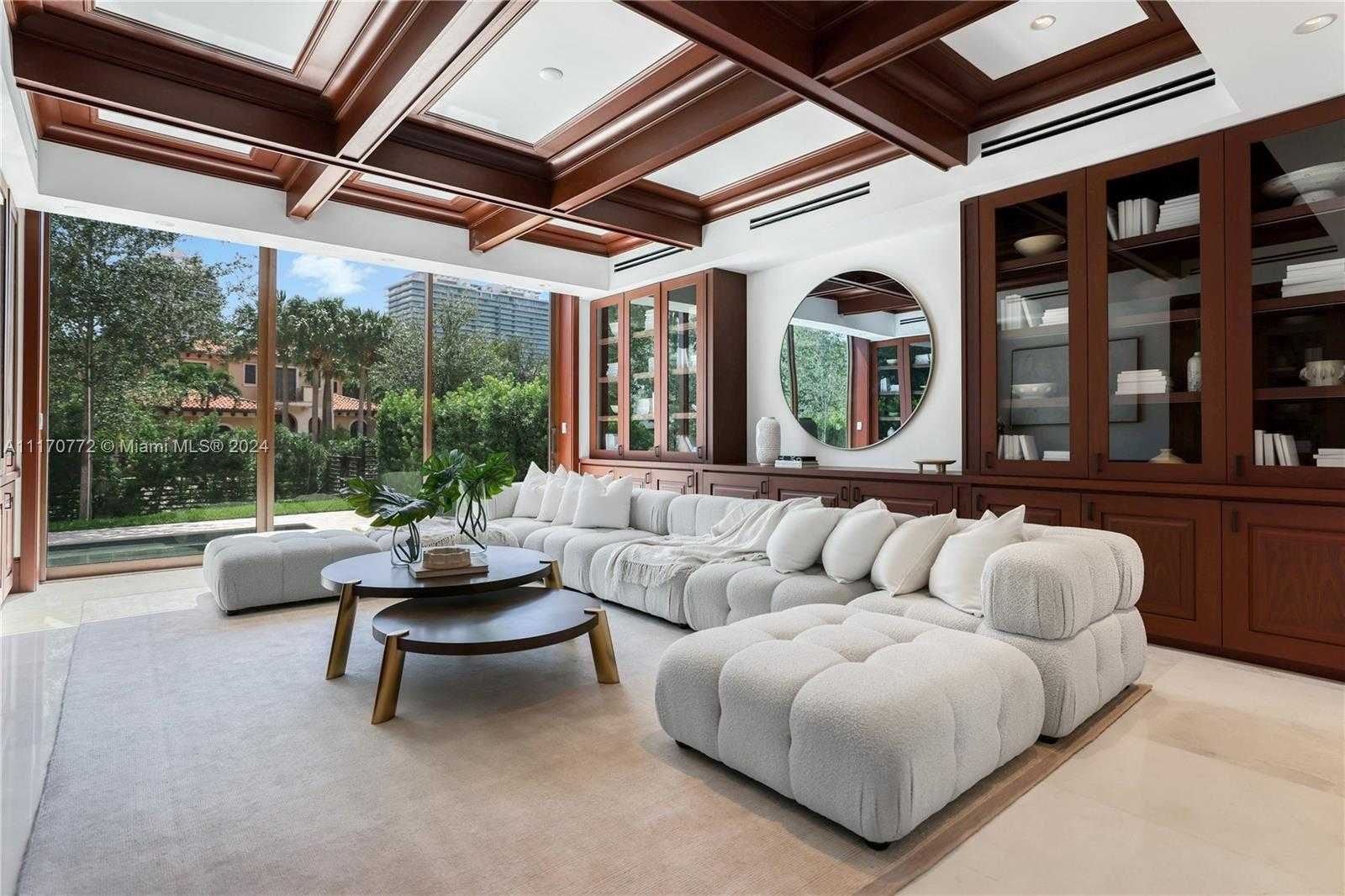 Small Image of 100 BISCAY DR, Bal Harbour Number 6
