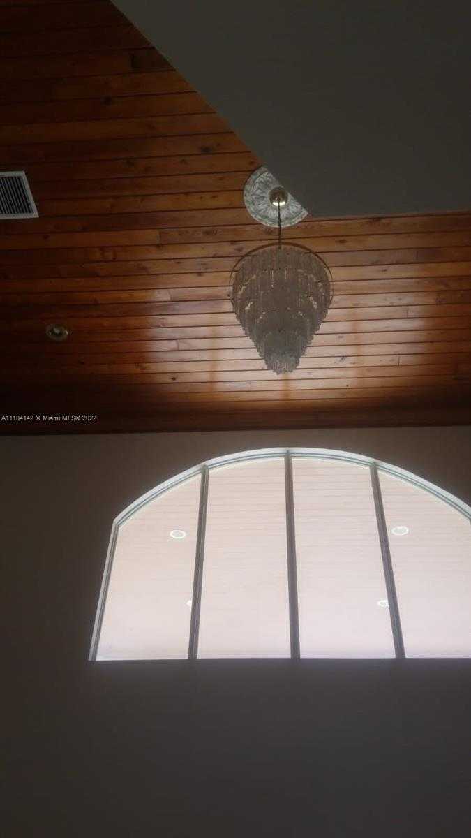 Small Image of 6 BAHAMA, Out of City Number 10