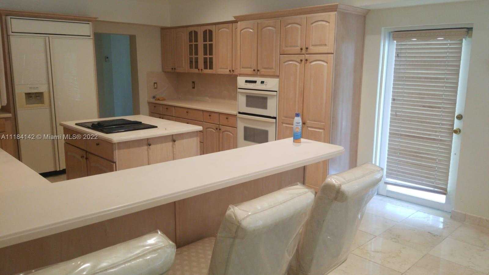 Small Image of 6 BAHAMA, Out of City Number 4