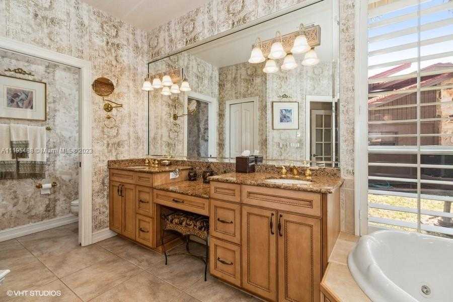 Small Image of 1524 COLUMBIAN DRIVE, Punta Gorda Number 31