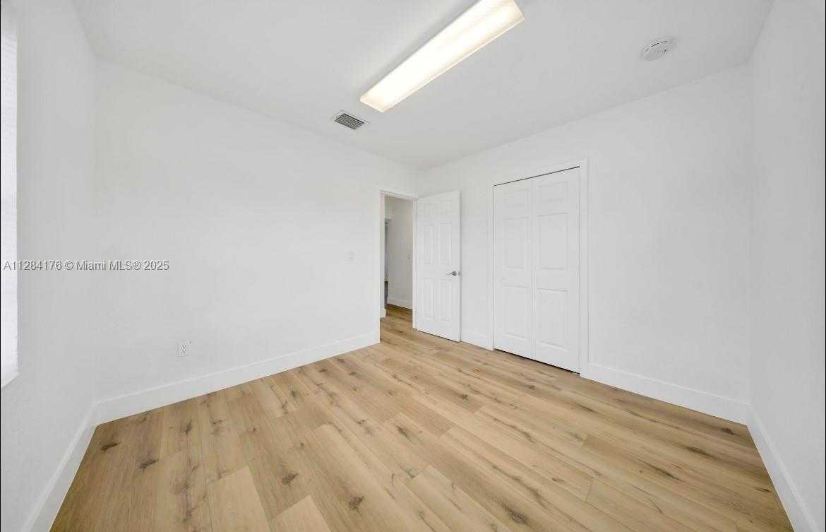 Small Image of 782 EAST 37TH ST, Hialeah Number 16