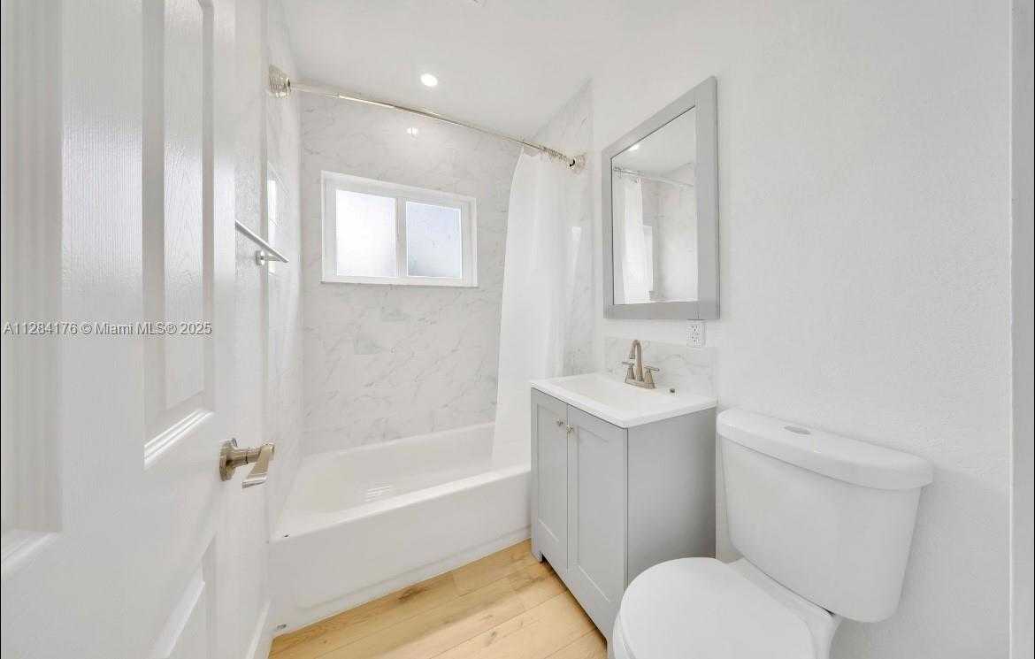 Small Image of 782 EAST 37TH ST, Hialeah Number 18
