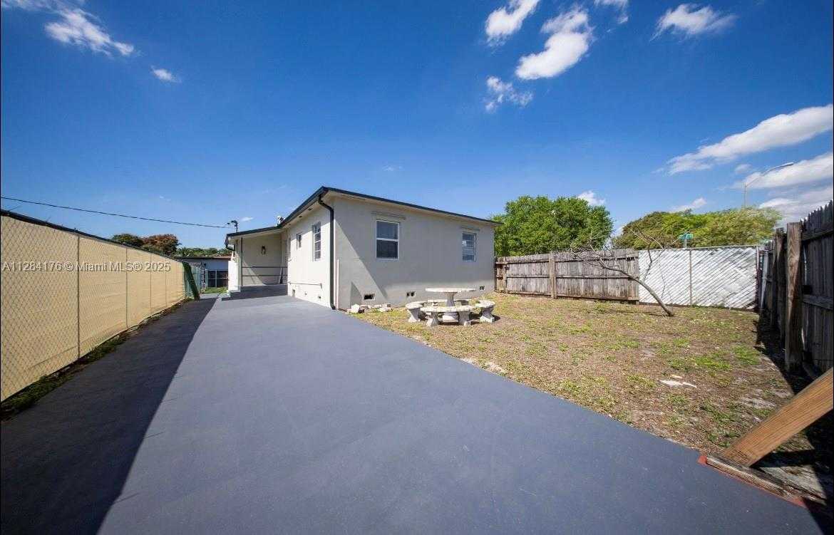 Small Image of 782 EAST 37TH ST, Hialeah Number 21