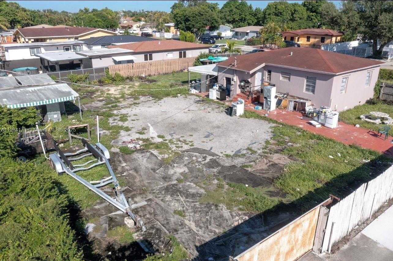 Small Image of 782 EAST 37TH ST, Hialeah Number 37