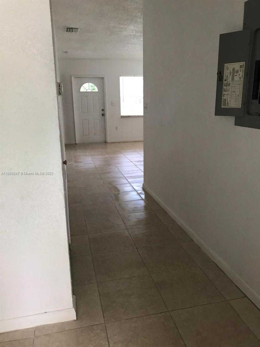 Small Image of 700 NORTH WEST 19TH TER, Fort Lauderdale Number 3