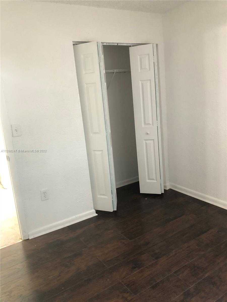 Small Image of 700 NORTH WEST 19TH TER, Fort Lauderdale Number 4