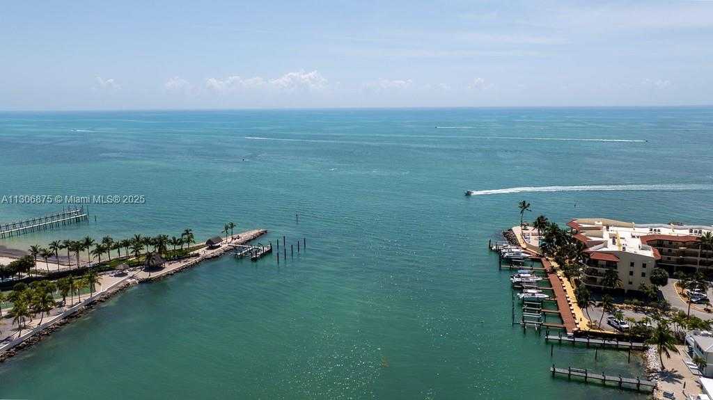 Small Image of 2405 COCO PLUM DR, Marathon Number 100