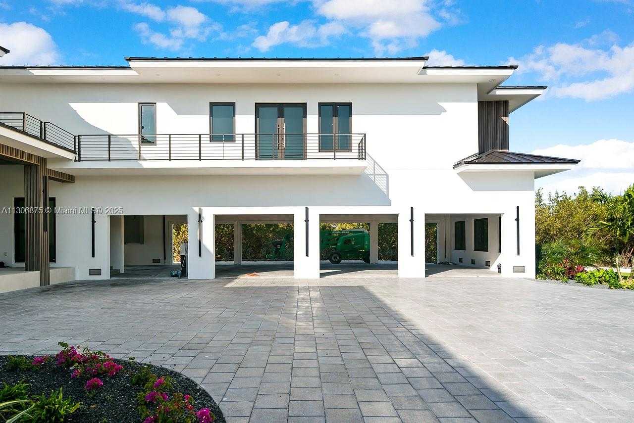 Small Image of 2405 COCO PLUM DR, Marathon Number 15