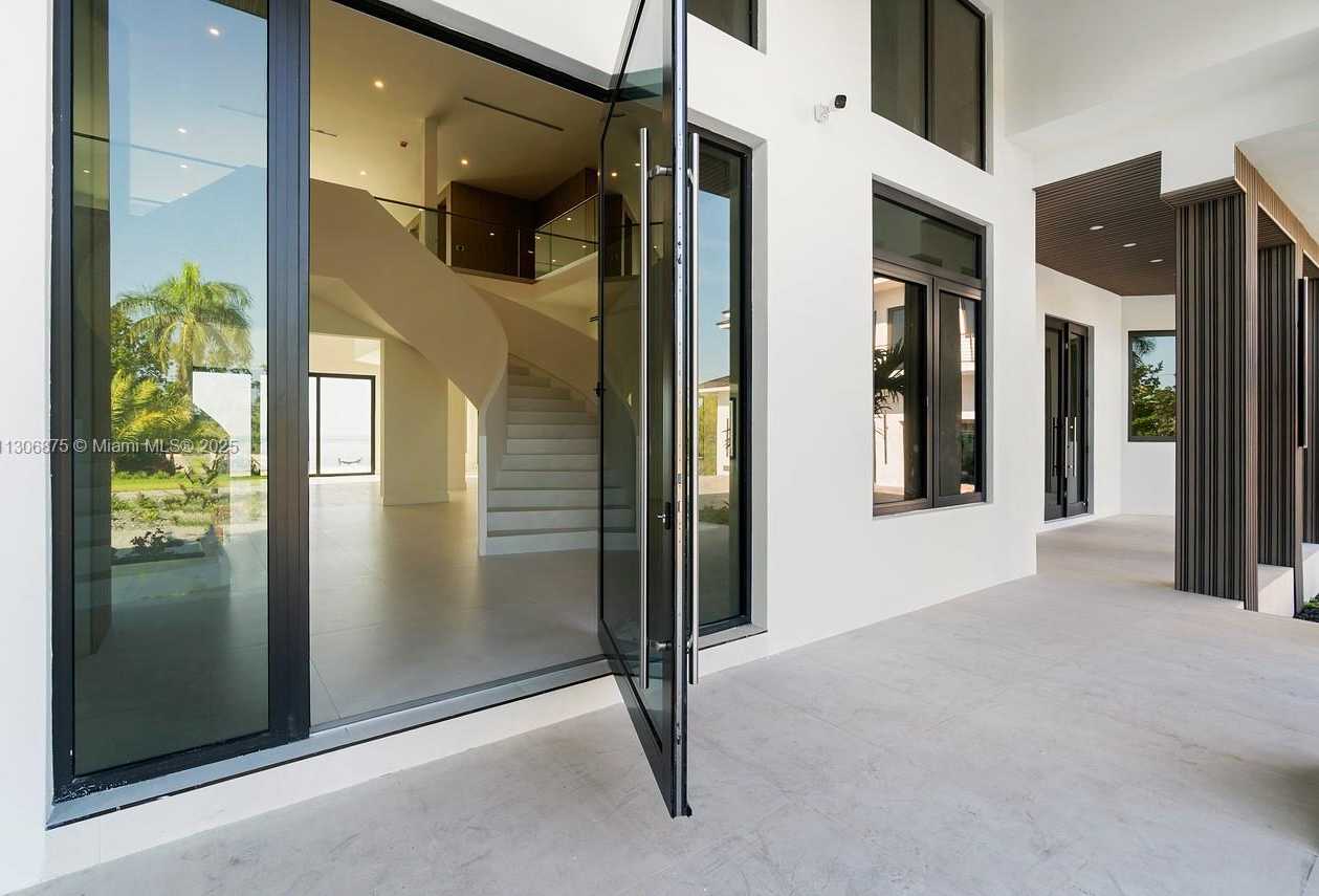 Small Image of 2405 COCO PLUM DR, Marathon Number 16