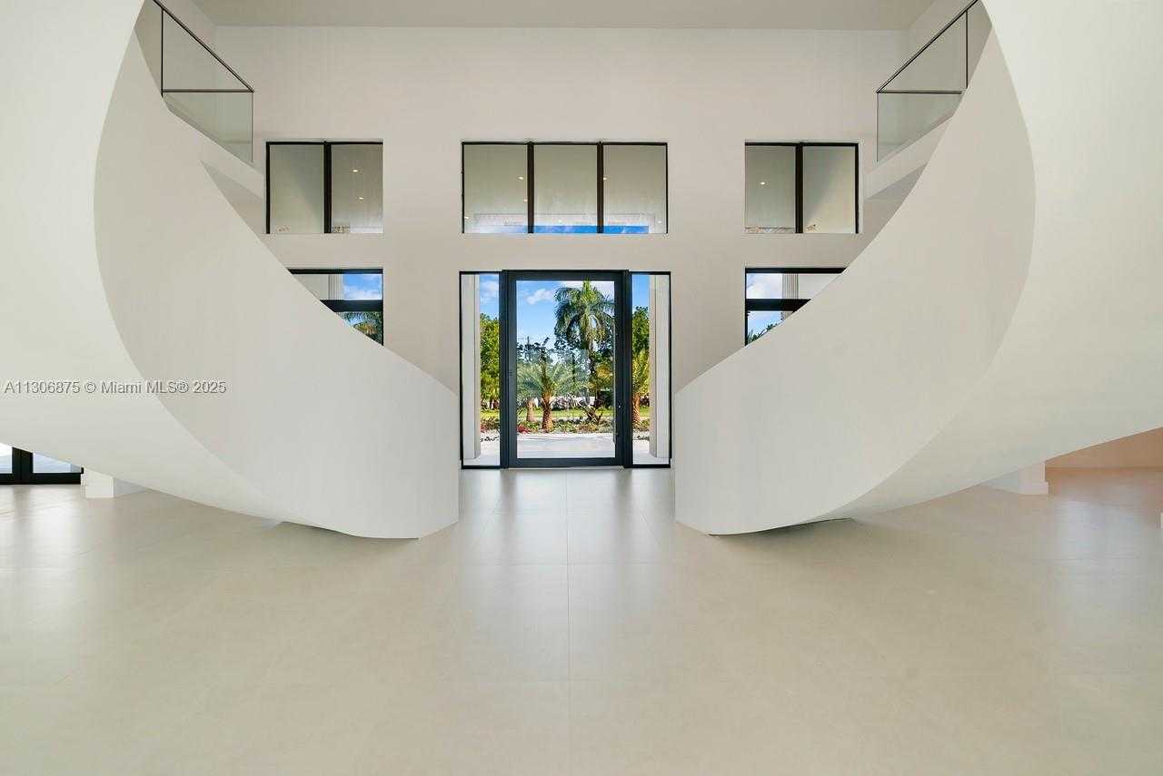 Small Image of 2405 COCO PLUM DR, Marathon Number 17