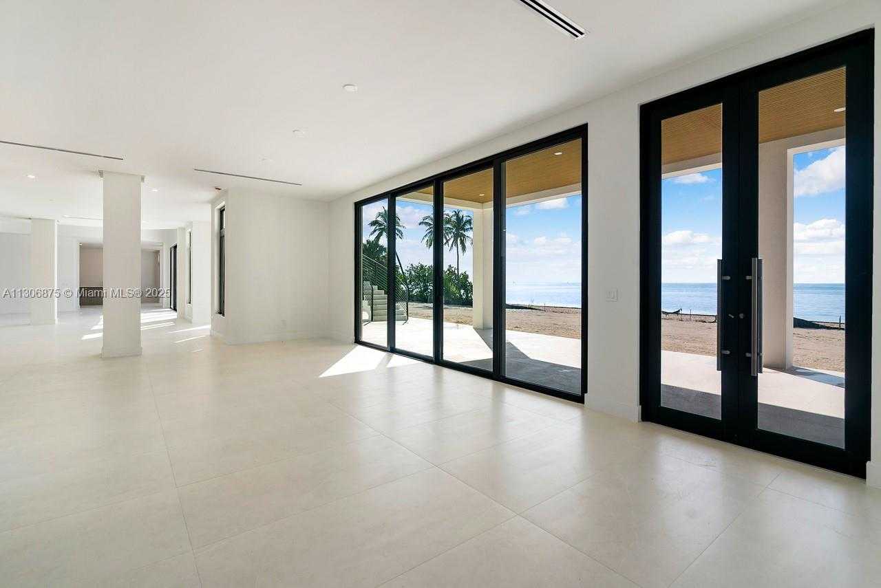 Small Image of 2405 COCO PLUM DR, Marathon Number 21