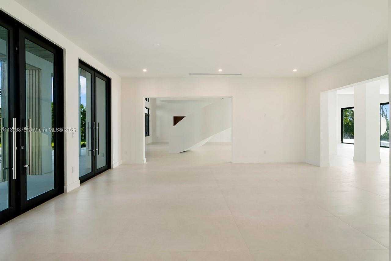 Small Image of 2405 COCO PLUM DR, Marathon Number 22