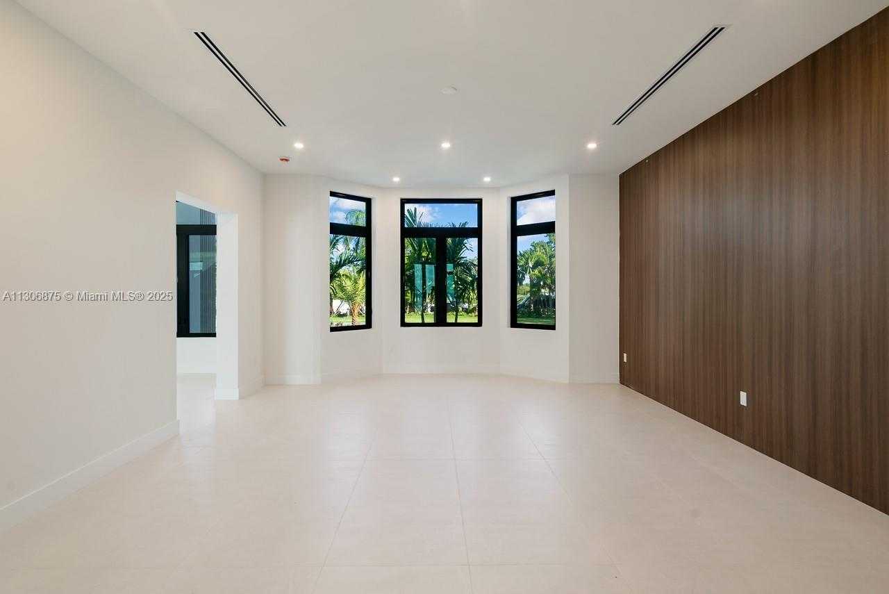 Small Image of 2405 COCO PLUM DR, Marathon Number 24