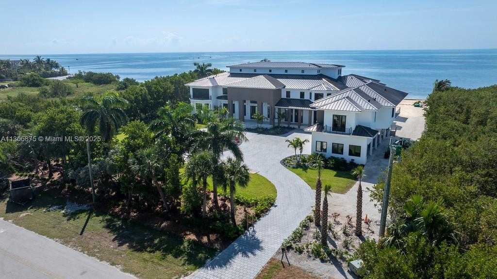 Small Image of 2405 COCO PLUM DR, Marathon Number 3