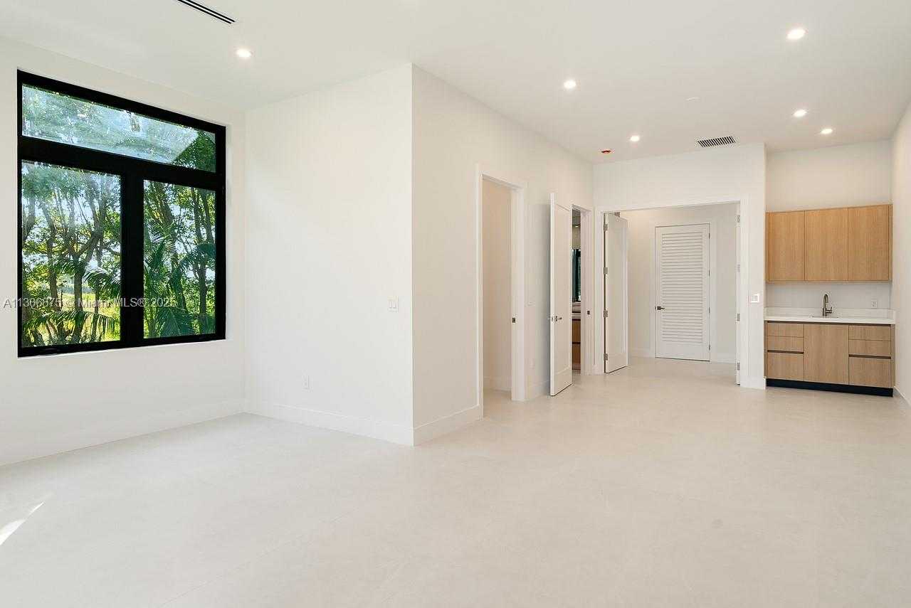 Small Image of 2405 COCO PLUM DR, Marathon Number 35