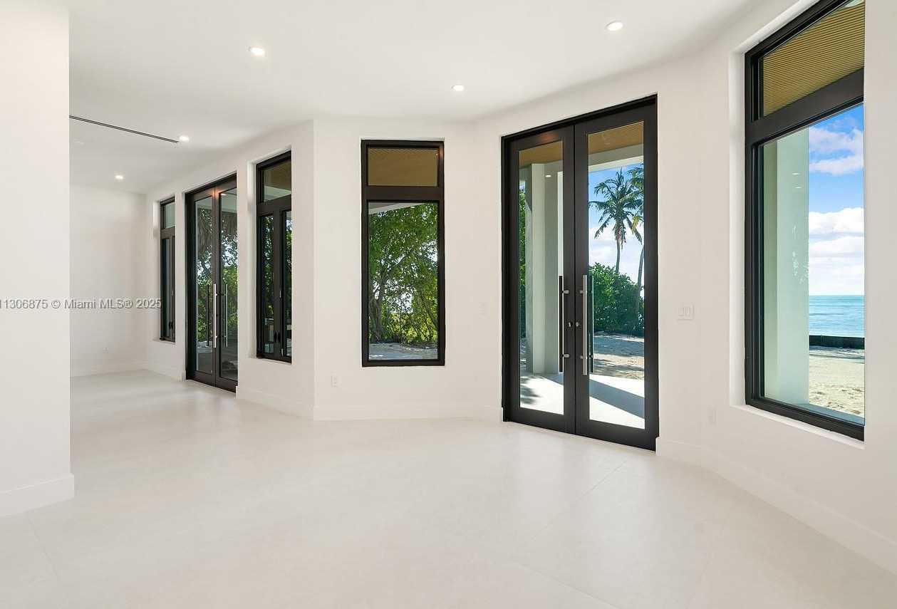 Small Image of 2405 COCO PLUM DR, Marathon Number 36