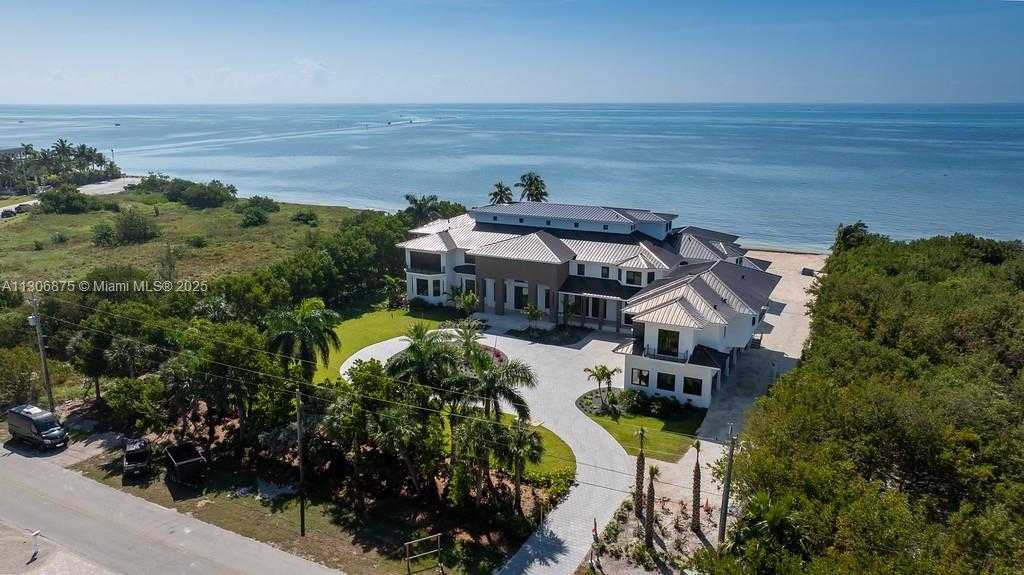 Small Image of 2405 COCO PLUM DR, Marathon Number 4