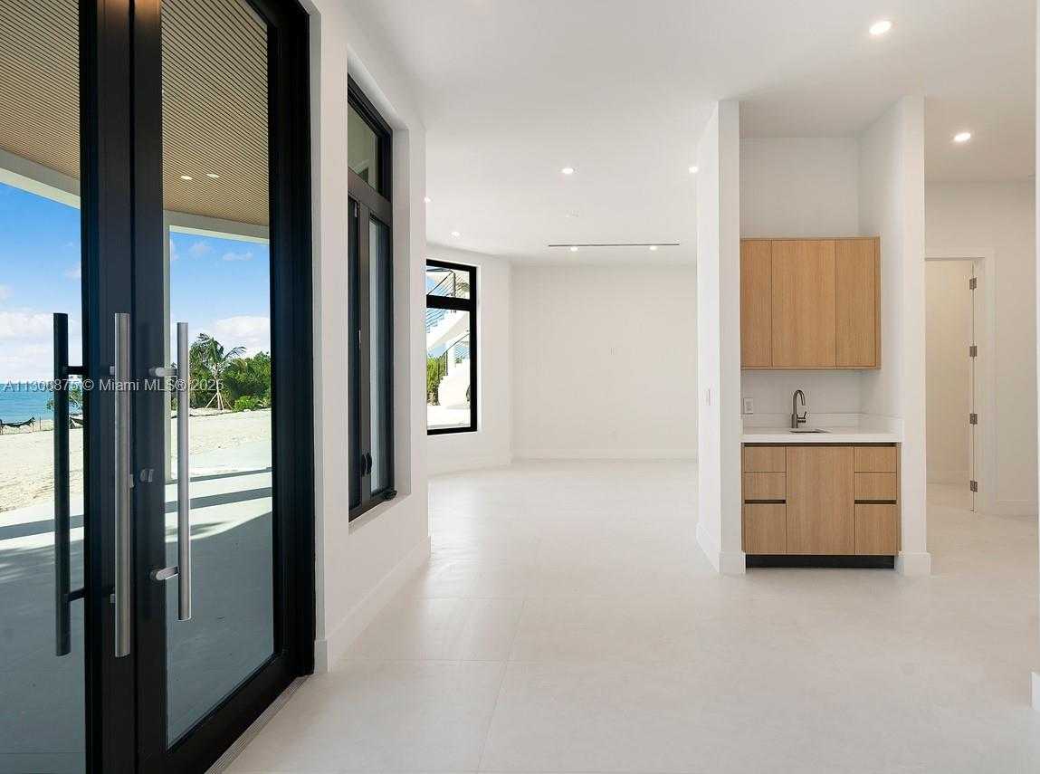 Small Image of 2405 COCO PLUM DR, Marathon Number 44