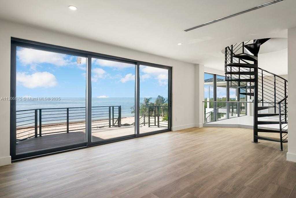 Small Image of 2405 COCO PLUM DR, Marathon Number 58